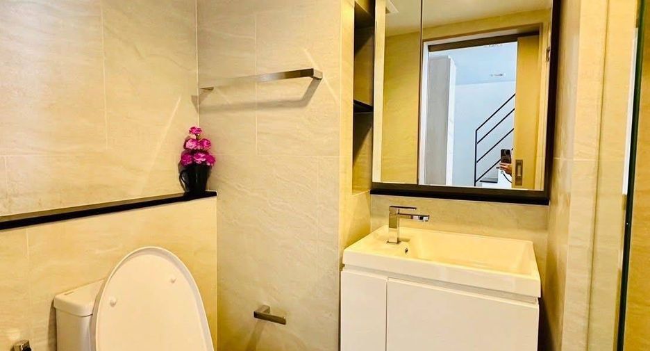 For rent 1 bed condo in Phra Khanong, Bangkok