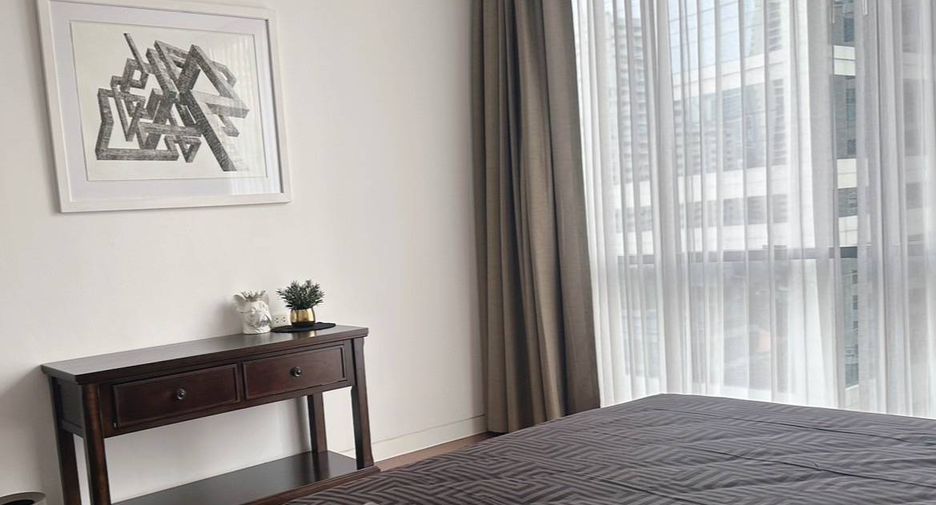 For rent 2 bedrooms condo in Watthana, Bangkok