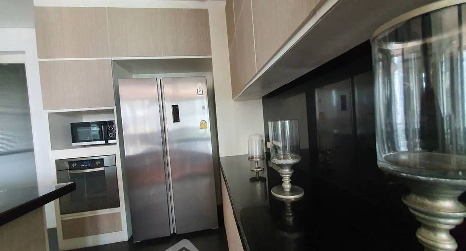 For rent 3 bedrooms condo in Watthana, Bangkok