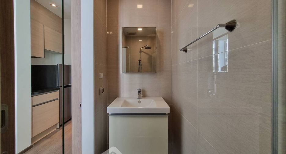 For sale 1 bed condo in Khlong Toei, Bangkok