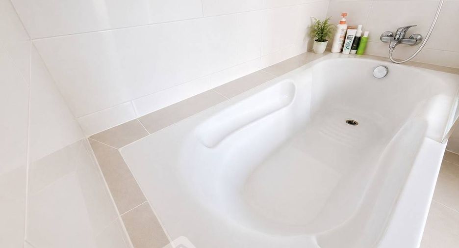 Продажа 1 кровать кондо в Хуаи Кхщанг, Бангкок