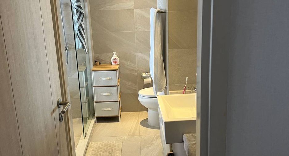 For sale 1 bed condo in Si Racha, Chonburi