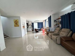 For sale 3 bedrooms house in Si Racha, Chonburi