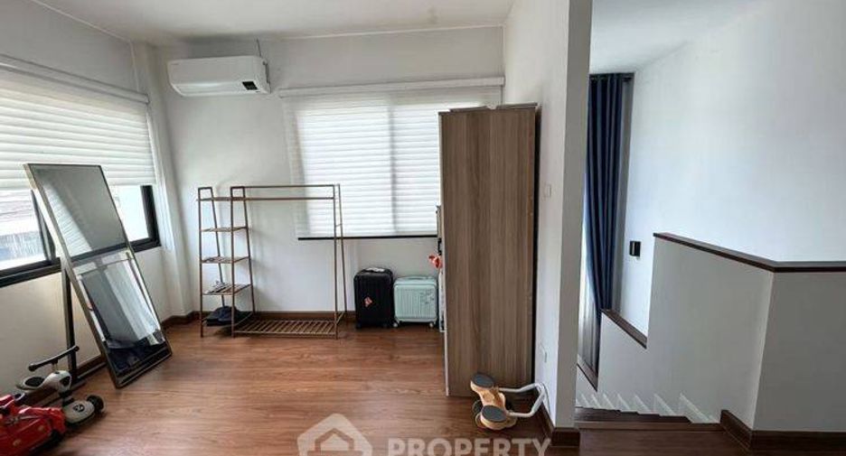 For sale 3 bedrooms house in Si Racha, Chonburi
