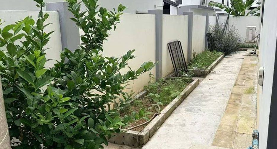 For sale 3 bedrooms house in Si Racha, Chonburi