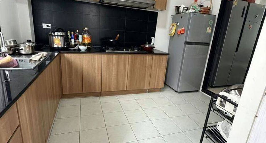 For sale 3 bedrooms house in Si Racha, Chonburi