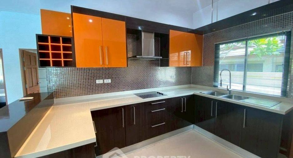 À vendre 3 chambres villa à Huay Yai, Pattaya