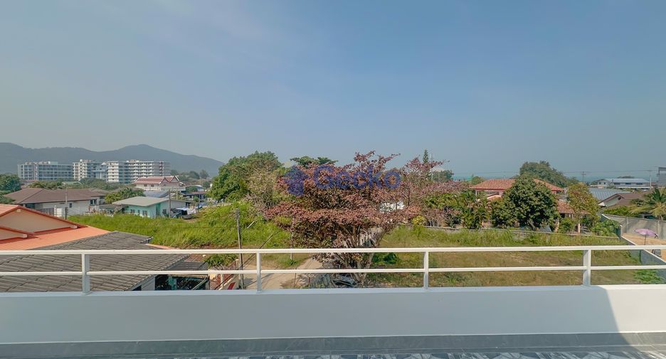 For rent そして for sale 4 ベッドルーム house in Sattahip, Chonburi
