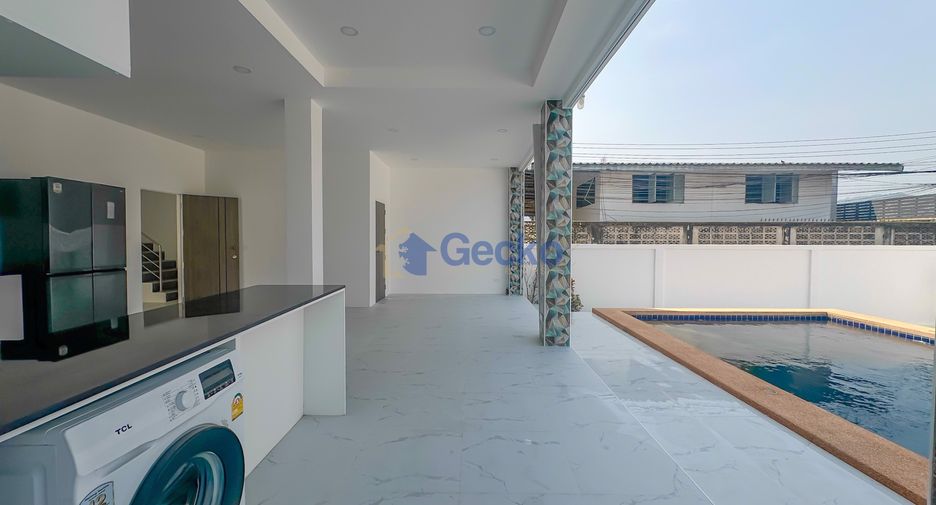 For rent そして for sale 4 ベッドルーム house in Sattahip, Chonburi