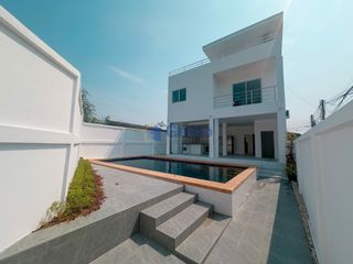 Casa en alquiler y en venta de 4 habitaciones en Bang Saray, Pattaya