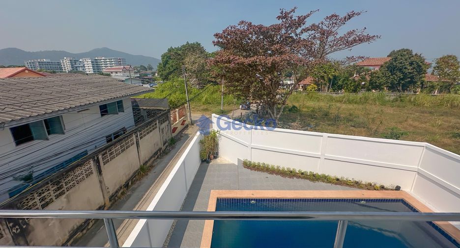 For rent そして for sale 4 ベッドルーム house in Sattahip, Chonburi