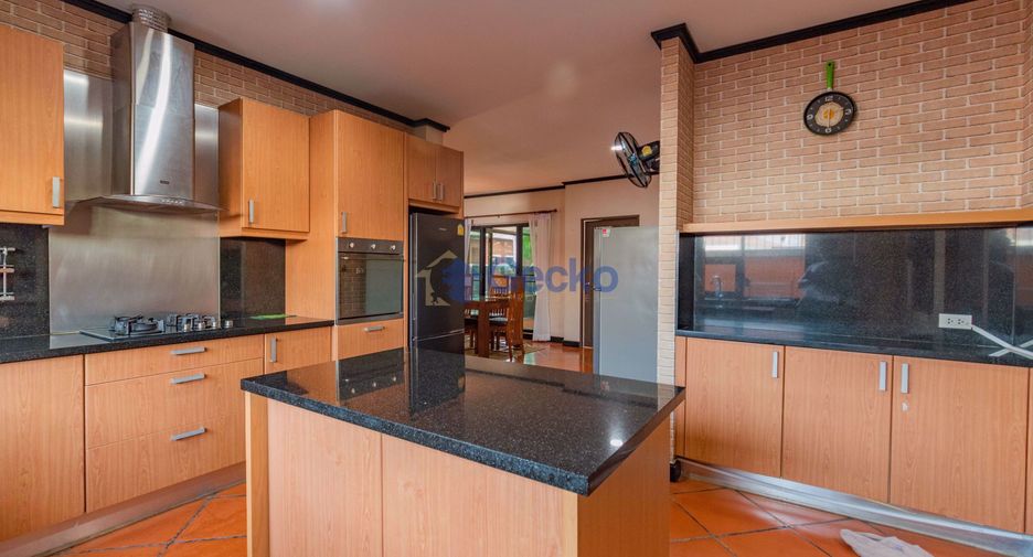 For sale 3 ベッドルーム house in East Pattaya, Pattaya