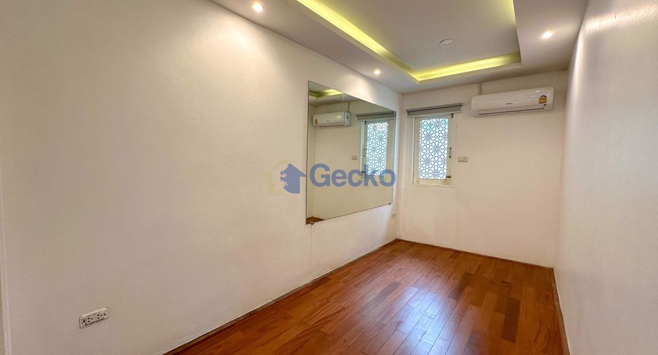 For rent 3 bedrooms house in East Pattaya, Pattaya