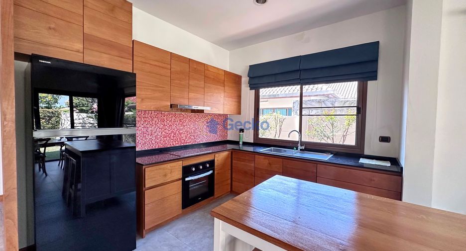 For rent 3 bedrooms house in East Pattaya, Pattaya