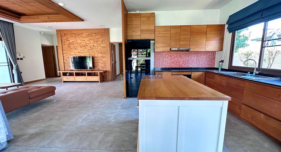 For rent 3 bedrooms house in East Pattaya, Pattaya