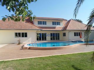 Haus zur Miete mit 4 Zimmer in Bang Lamung, Chonburi