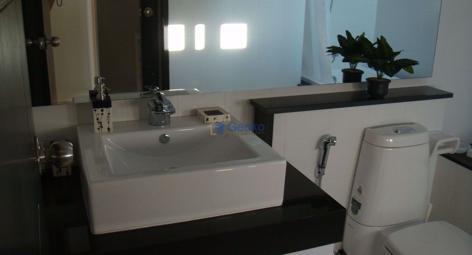 For rent 2 bedrooms condo in South Pattaya, Pattaya