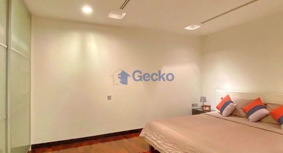 For rent 2 bedrooms condo in North Pattaya, Pattaya