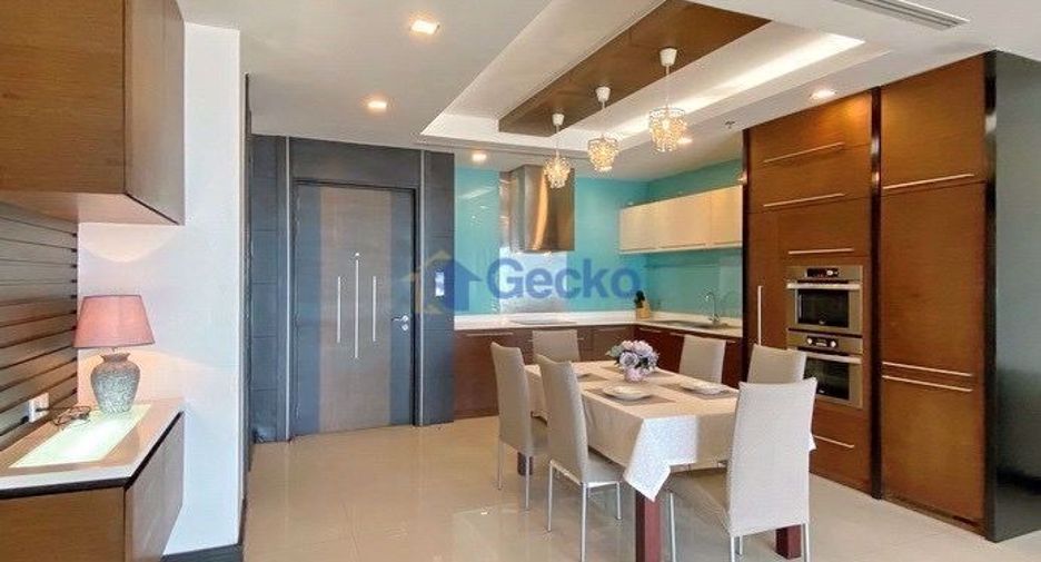 For rent 2 bedrooms condo in North Pattaya, Pattaya
