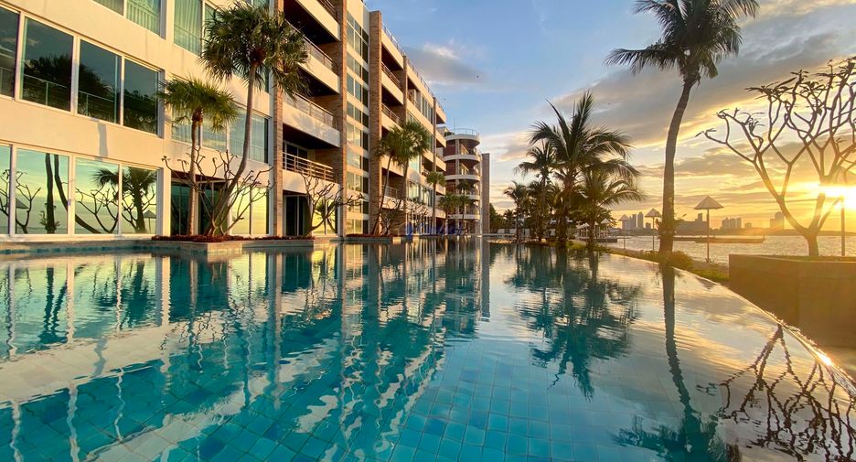For rent 2 bedrooms condo in North Pattaya, Pattaya