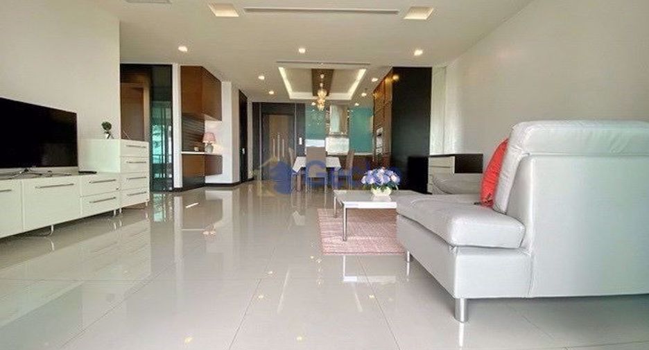 For rent 2 bedrooms condo in North Pattaya, Pattaya