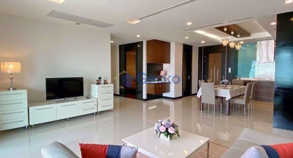 For rent 2 bedrooms condo in North Pattaya, Pattaya