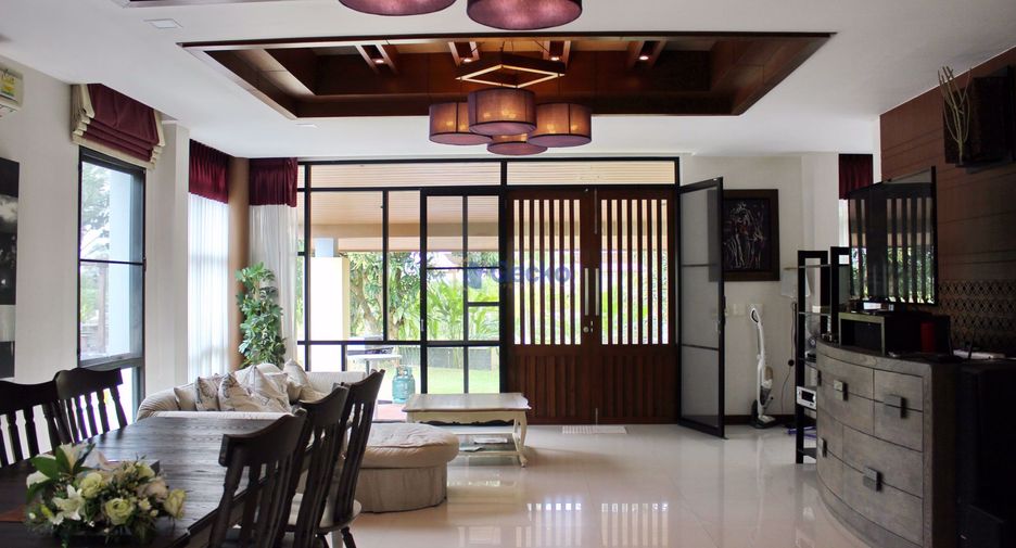 For rent 3 bedrooms house in East Pattaya, Pattaya