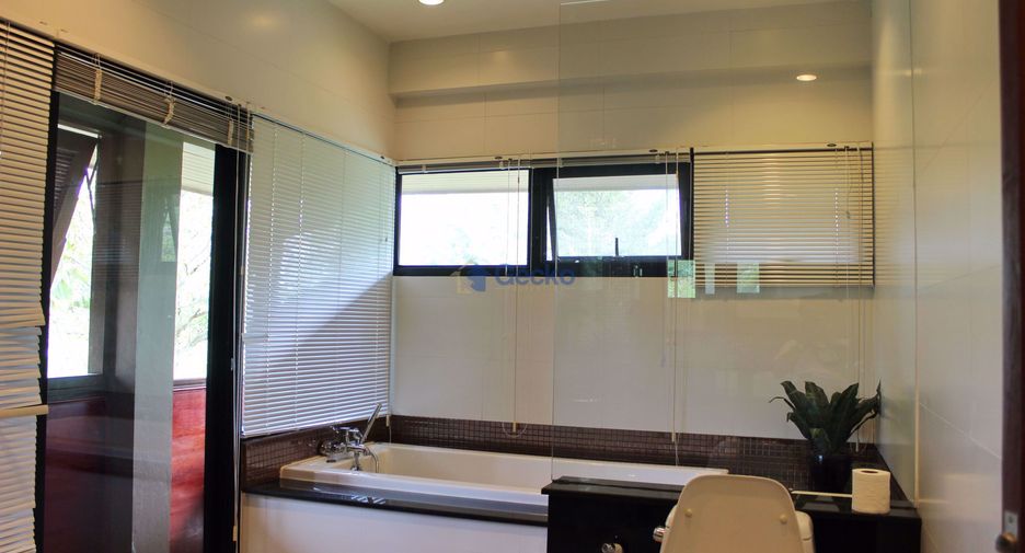For rent 3 bedrooms house in East Pattaya, Pattaya