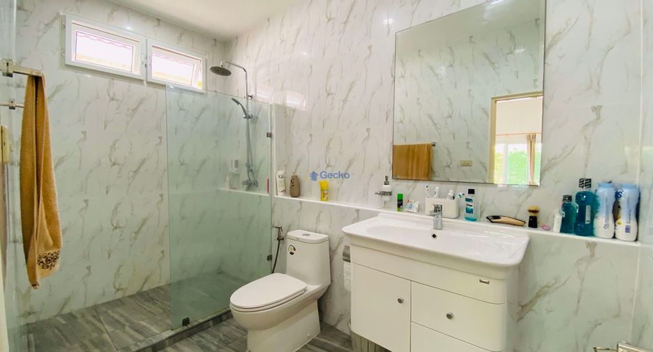 For sale 3 bedrooms house in East Pattaya, Pattaya