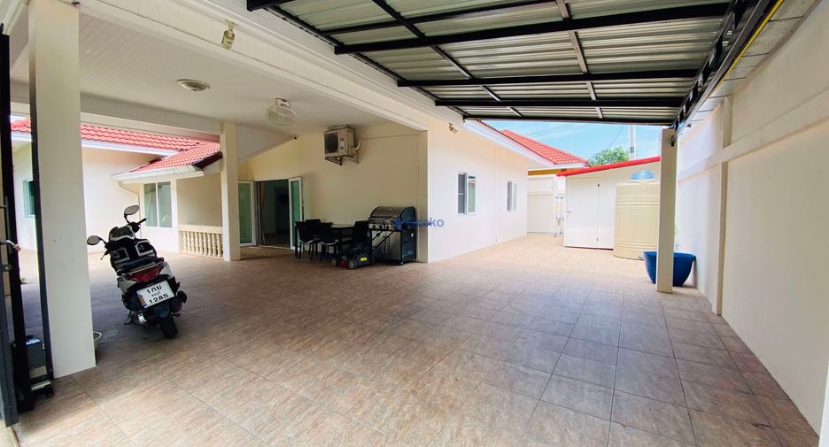 For sale 3 bedrooms house in East Pattaya, Pattaya