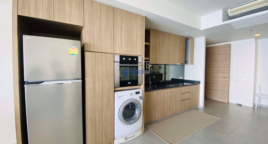 For rent 2 bedrooms condo in North Pattaya, Pattaya
