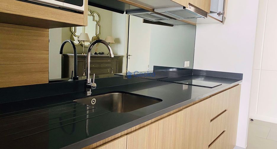 For rent 2 bedrooms condo in North Pattaya, Pattaya