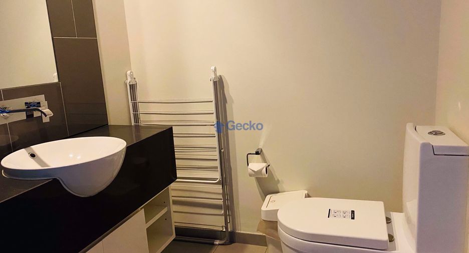 For rent 2 bedrooms condo in North Pattaya, Pattaya