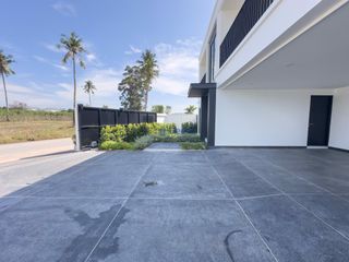 For rent and for sale 5 bedrooms house in Bang Lamung, Chonburi