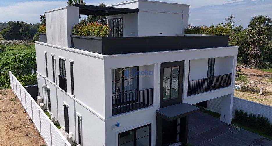 Haus zur Miete und zum Kauf mit 5 Zimmer in East Pattaya, Pattaya