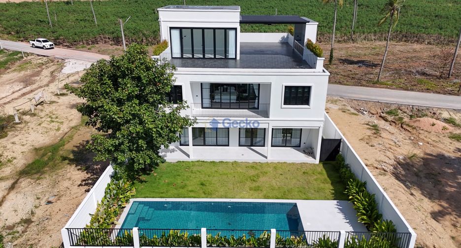 Haus zur Miete und zum Kauf mit 5 Zimmer in East Pattaya, Pattaya