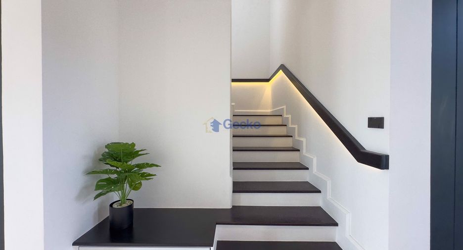 Haus zur Miete und zum Kauf mit 5 Zimmer in East Pattaya, Pattaya