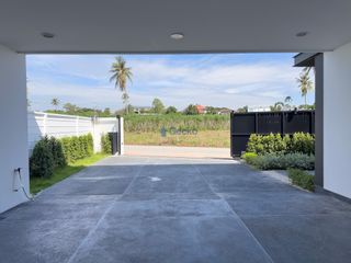 For rent and for sale 5 bedrooms house in Bang Lamung, Chonburi