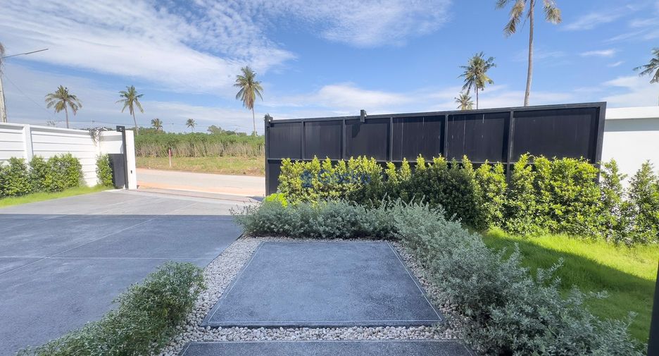 Haus zur Miete und zum Kauf mit 5 Zimmer in East Pattaya, Pattaya