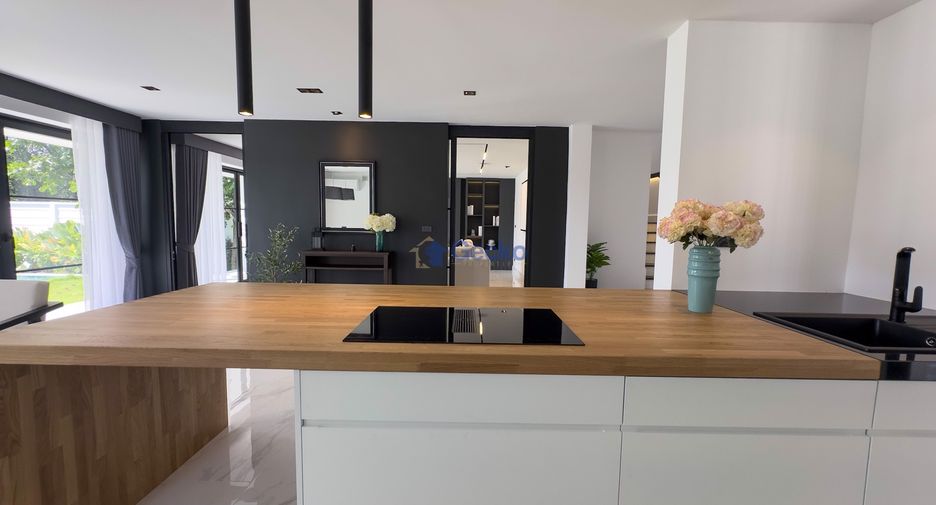 Haus zur Miete und zum Kauf mit 5 Zimmer in East Pattaya, Pattaya
