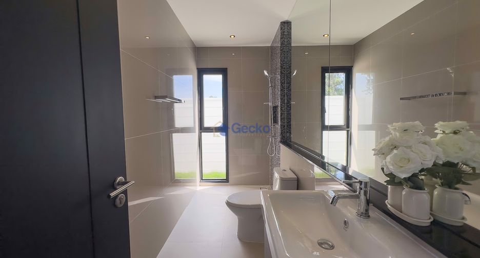 Haus zur Miete und zum Kauf mit 5 Zimmer in East Pattaya, Pattaya