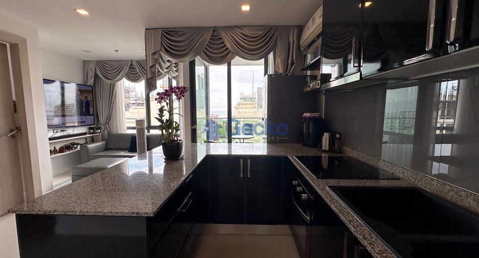 For sale 2 bedrooms condo in Pratumnak, Pattaya