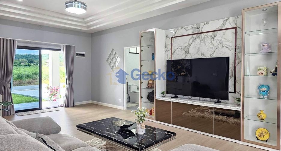 For sale 3 bedrooms house in Sattahip, Chonburi