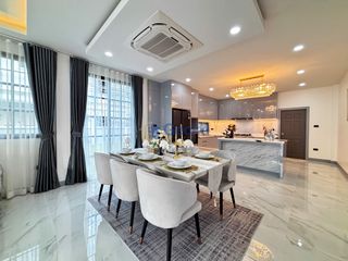 For sale 4 bedrooms house in Bang Lamung, Chonburi