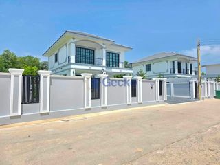 For sale 4 bedrooms house in Bang Lamung, Chonburi