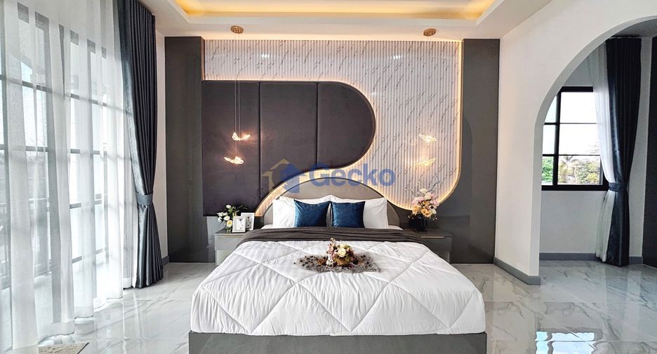 For sale 4 bedrooms house in Bang Lamung, Chonburi