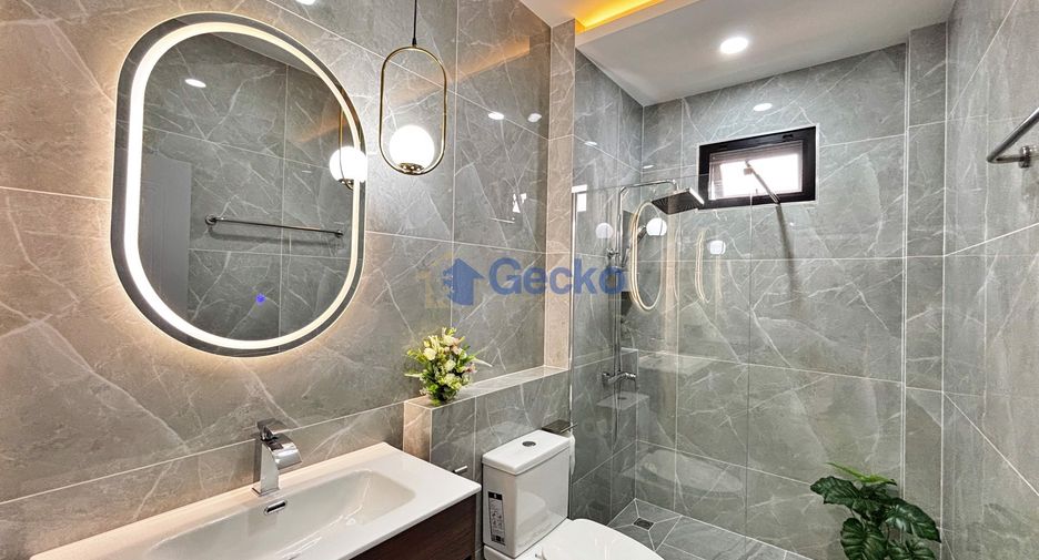 For sale 4 bedrooms house in Bang Lamung, Chonburi