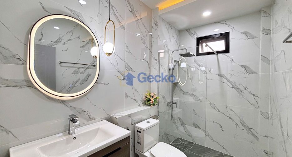 For sale 4 bedrooms house in Bang Lamung, Chonburi