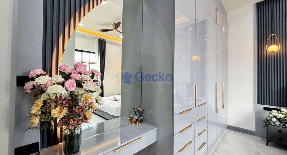 For sale 4 bedrooms house in Bang Lamung, Chonburi