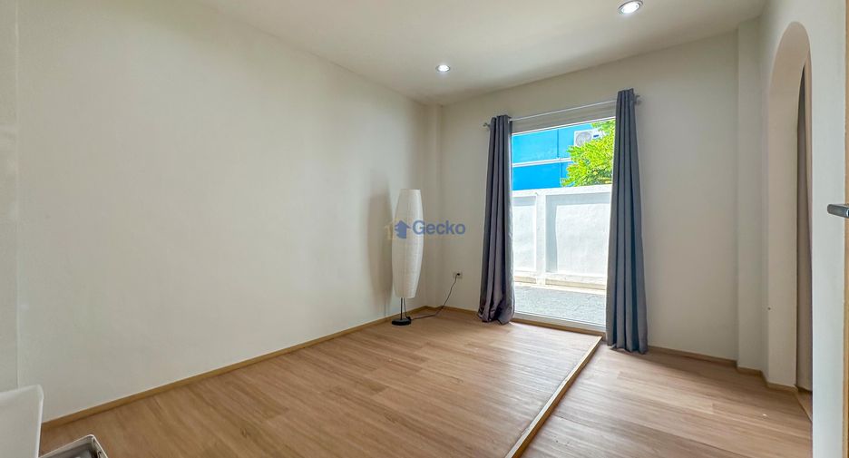 Casa en alquiler y en venta de 6 habitaciones en Jomtien, Pattaya
